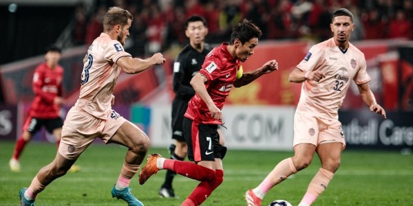 开云注册-有失公允？37岁吴曦斩获中国金球奖，论数据韦世豪不服，球迷热议