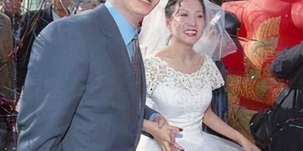 开云注册-退役后移居美国，3个孩子3个爹，52岁奥运冠军王军霞如今还好吗？|马俊仁|比赛|女儿|儿子|马拉松_新浪体育_新浪新闻