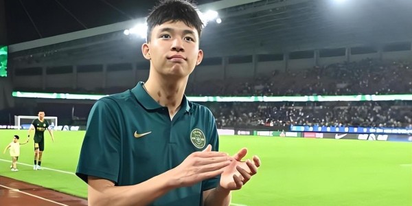 开云体育-邵佳一离开国足后现身皇马！直接手持球队十号战袍亮相，赢得点赞