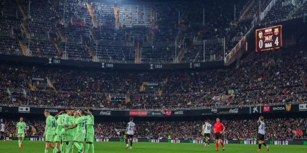 开云体育官网登录-瓦伦西亚官方：出于卫生考虑，本赛季起禁止球迷在球场嗑瓜子