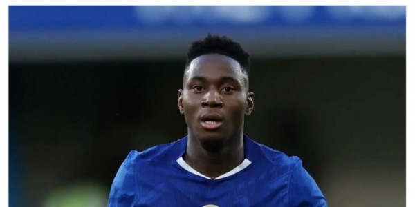 开云注册-TA：切尔西中场埃苏戈在训练中受伤，将缺阵超一个月