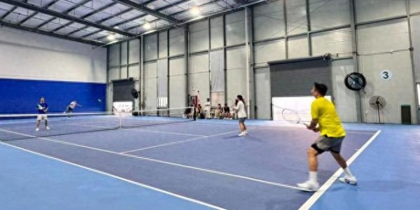 开云体育-董事长主动挤出48小时“急训”，这场网球赛有何魅力？