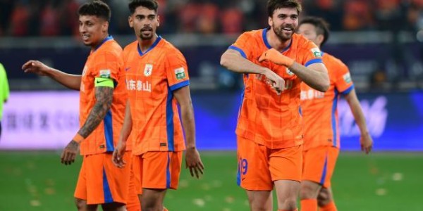 开云体育-泰山找到新方程式激活新8号 洋枪4重奏初露峥嵘