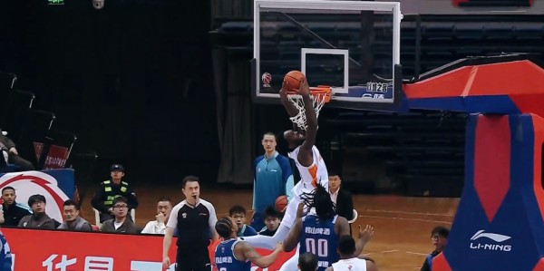 kaiyun-30分惨败！2大新援难挽3连败，CBA关键1战：青岛摧枯拉朽升第5！