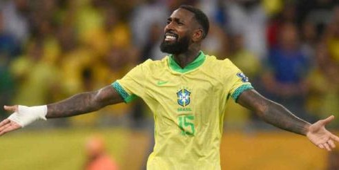 开云体育官网登录-两15号进球 巴西1比1扳平乌拉圭 主场球迷送嘘声