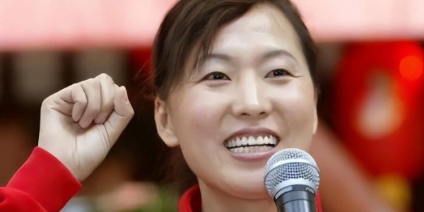 开云注册-退役后移居美国，3个孩子3个爹，52岁奥运冠军王军霞如今还好吗？|马俊仁|比赛|女儿|儿子|马拉松_新浪体育_新浪新闻