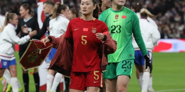 开云账号-亚洲杯首战！中国女足2-0，惊险战胜孟加拉，王霜破门+进球被吹