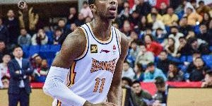 是真滴强！迪亚洛出战17分钟砍下19分9板3助 拼下4前场板！